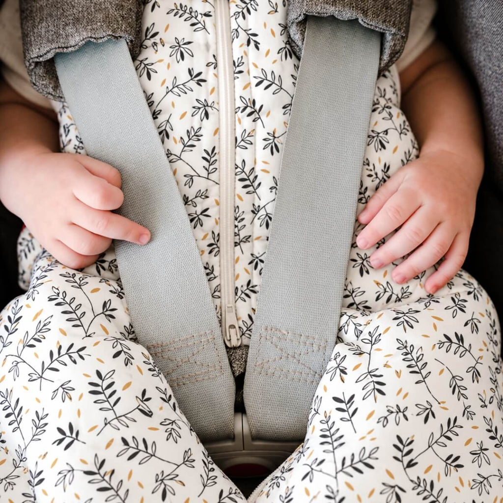 Gigoteuse Rosemary pour siège auto et poussette, avec passage du harnais 5 points par la double zip